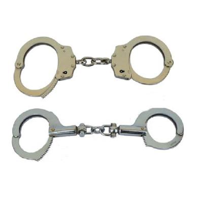 O irlandês real do metal algema o anti equipamento da polícia de motim para fora da lei dos prisioneiros dos criminosos
