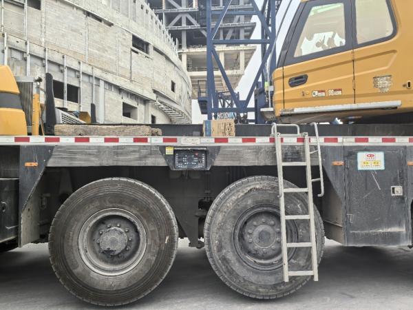 Sany 160 Tons Old All Terrain Crane SAC1600T8 2021 For Heavy Lifting