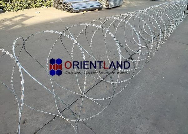 Hot Dipped Galvanized Concertina Wire BTO-22 Barbed Tape Razor Wire Coil BTC 54loops