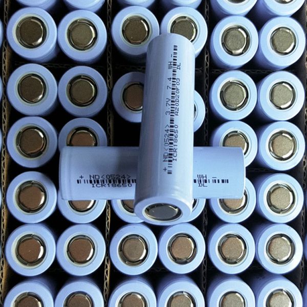 5C High Power 3.7V 2000mAh 18650 Lithium Ion Battery