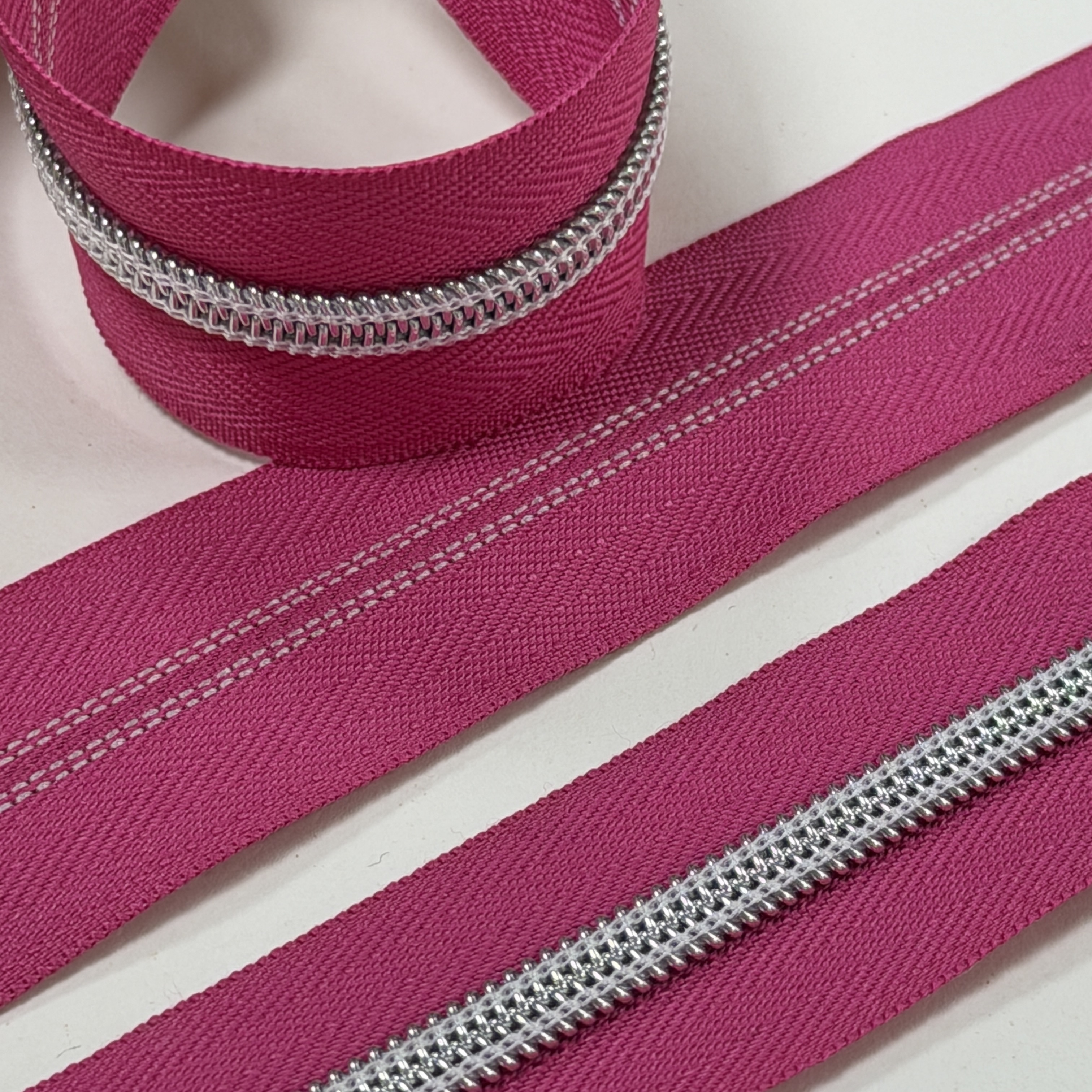 Rust Prevention Nylon Zipper Vacuum Plated #5 Zipper Moisture Resistant