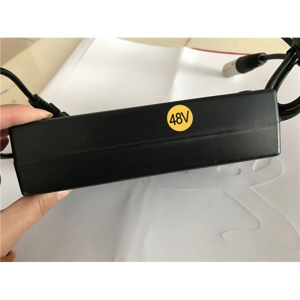 Заряжатель батареи велосипеда DC 42V 36V 10ah~14ah электрический для трицикла