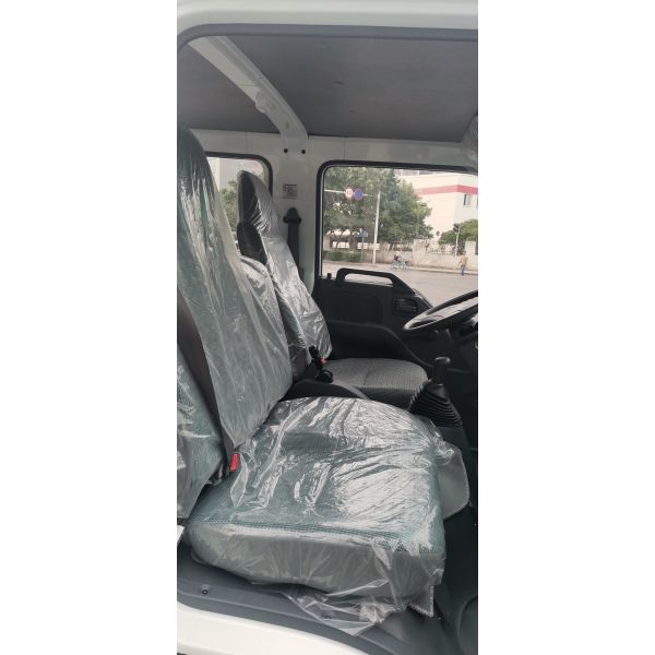 Isuzu double-row 5-seater cargo truck 2WD rear drive 4×2 diesel manual transmission