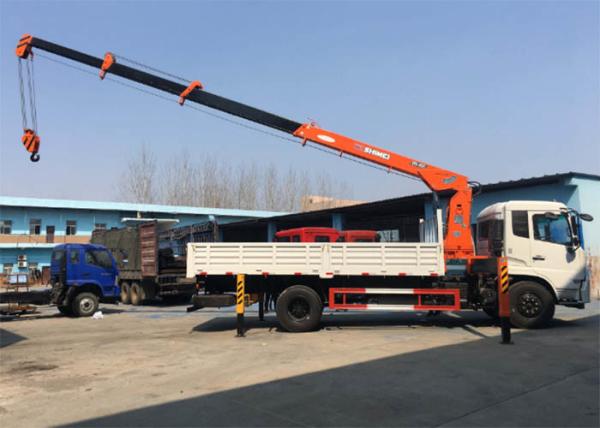 8 Ton Truck Mounted Hydraulic Crane , Truck Mounted Telescopic Crane
