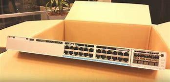 Commutateur UPoE C9300-24UX-E à 24 ports 10G avec PoE SNMP QoS 160 Gbps