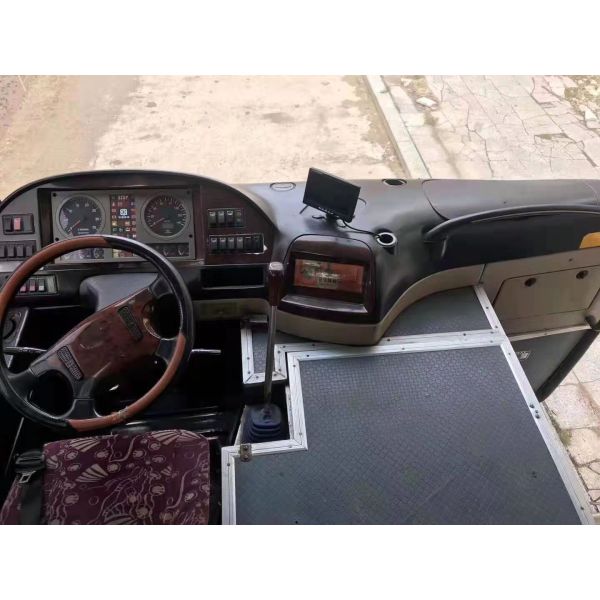 Передний зеленый цвет двигателя использовал места туристического автобуса 51 2 двери ЛХД/поддержка РХД дизель 2010 год