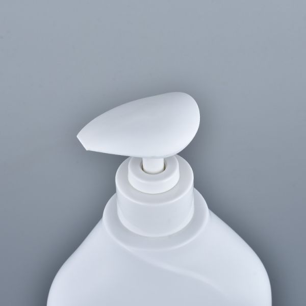 500ml Empty HDPE Shampoo Pump Bottle Flat Sunscreen Body Lotion Pump Bottles