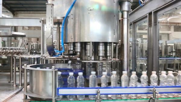 Beverage Automatic Water Bottle Filling Machine  One Year Warranty
