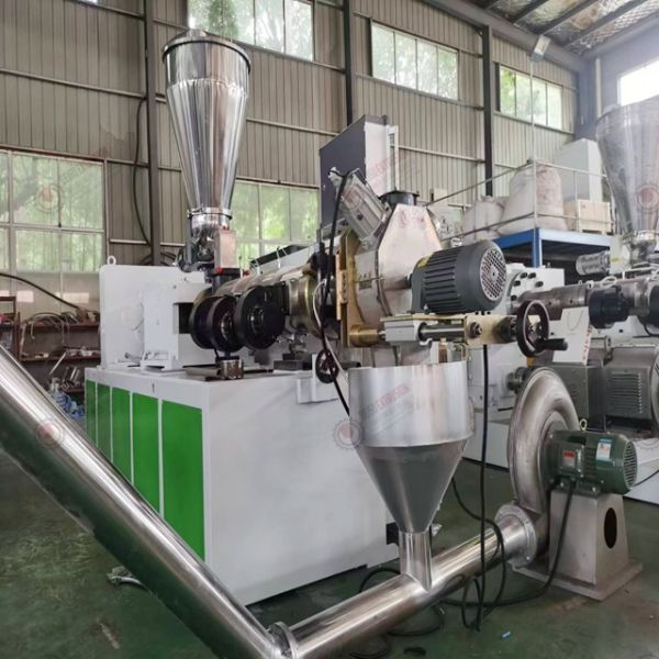 Reciclaje de plástico transparente línea de granulación de la máquina de blindaje de PVC