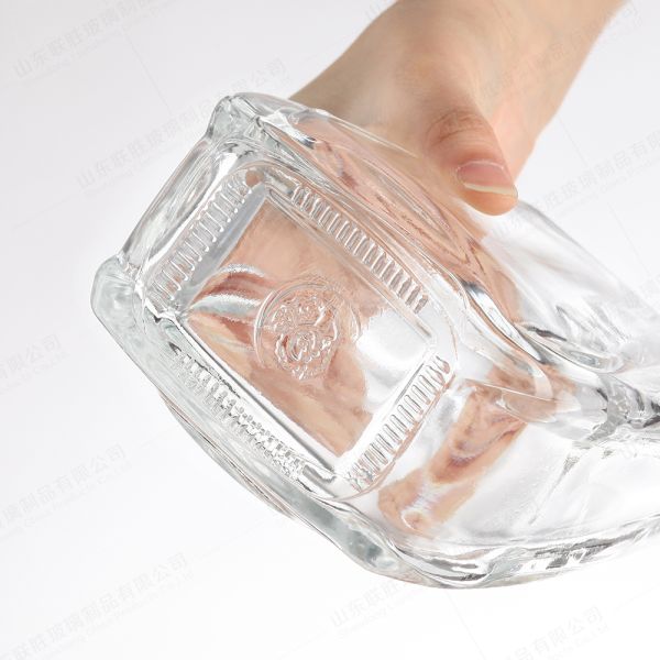 Decal Surface Handling 750ml Glass Liquor Bottle for Spirits Gin Whisky Vodka Tequila