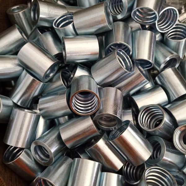 Богатый ферруле стали углерода инвентаря на шланг гидросистемы 2СН 00210-04 САЭ 100Р2АТ/ЭН 853