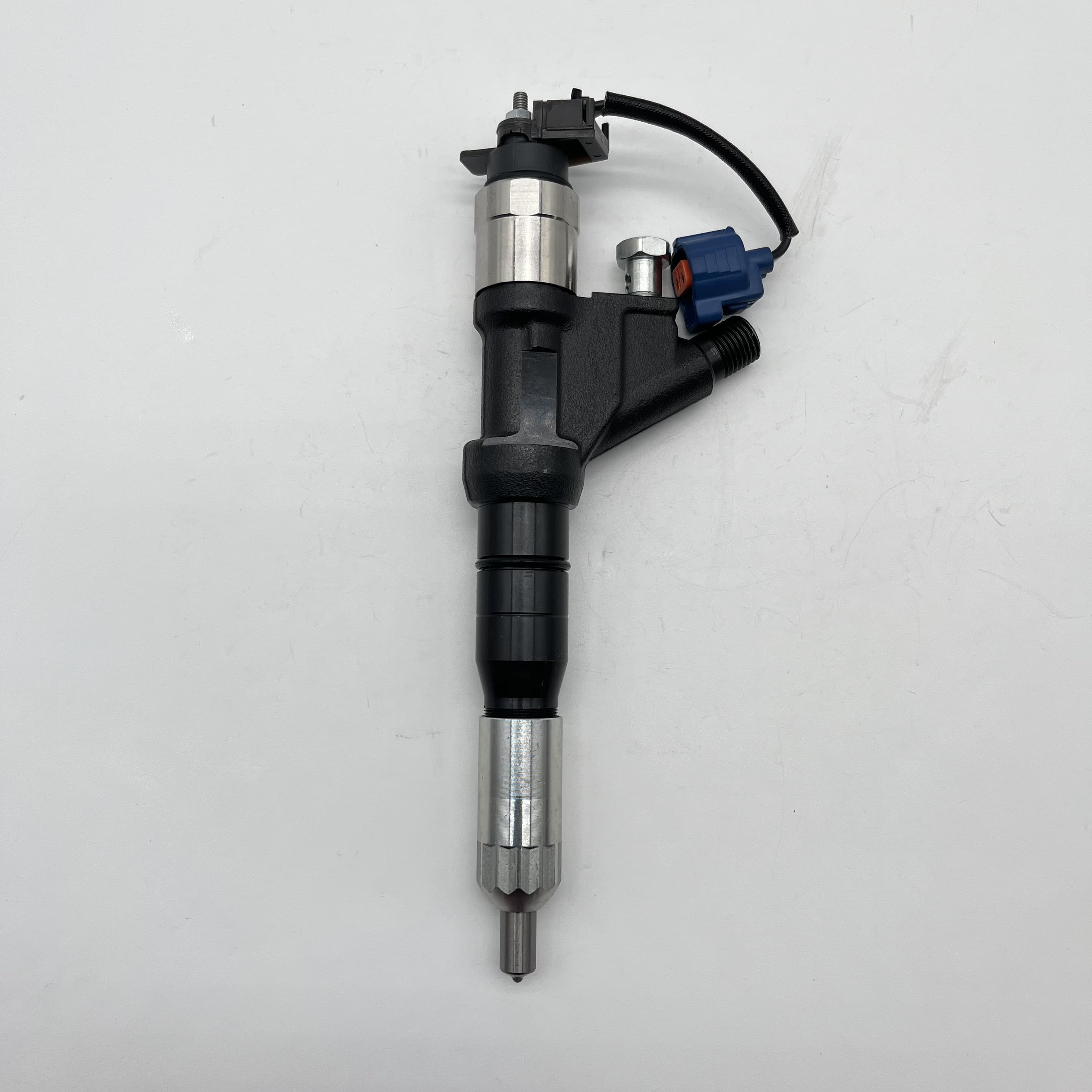 095000-5226 DEN-SO Common Rail Fuel Injector OE 23670-E0301 For Hino 700 J07E/J08 Engine