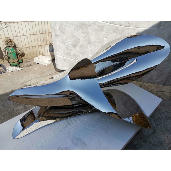 Handmade 316 Stainless Steel Sculpture Handicraft Steel Garden Sculptures Surface Polishing