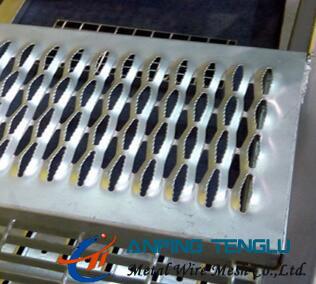 Diamond Hole Safety Grating Safety for Walk Way With Slip-Resistant