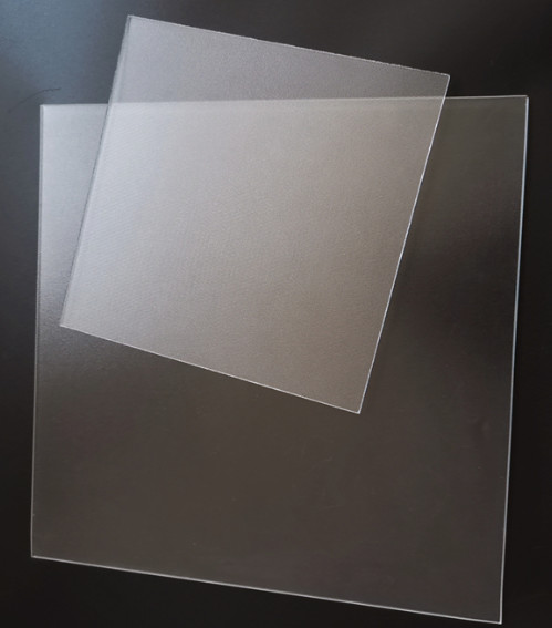 Высокотехнологичное пылестойкое стекло фотоэлектрической панели с низким содержанием железа, используемое для декорации зданий