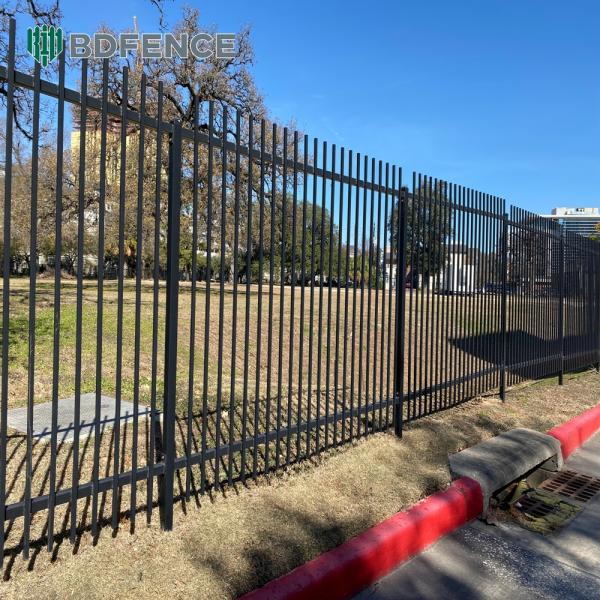 Earthquake-Resistant Tubular Steel Fence Stable Foundation