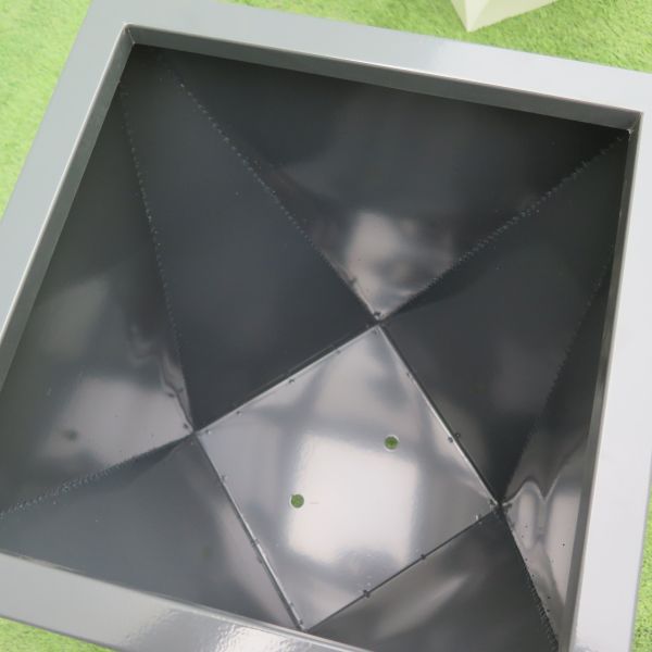 Community L407xW407xH1042mm Black Metal Plant Pot