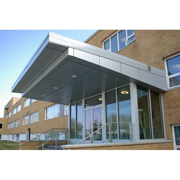 Перфорированные потолочные панели из алюминия размером 300х300 мм