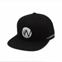 O tampão liso unisex do Snapback da borda gravou o ODM plástico da curvatura do teste padrão