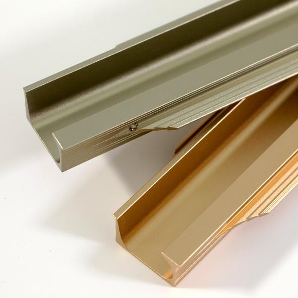 Os punhos escondidos mobília anodizados armário G do alumínio do ouro da cozinha deram forma a 447mm