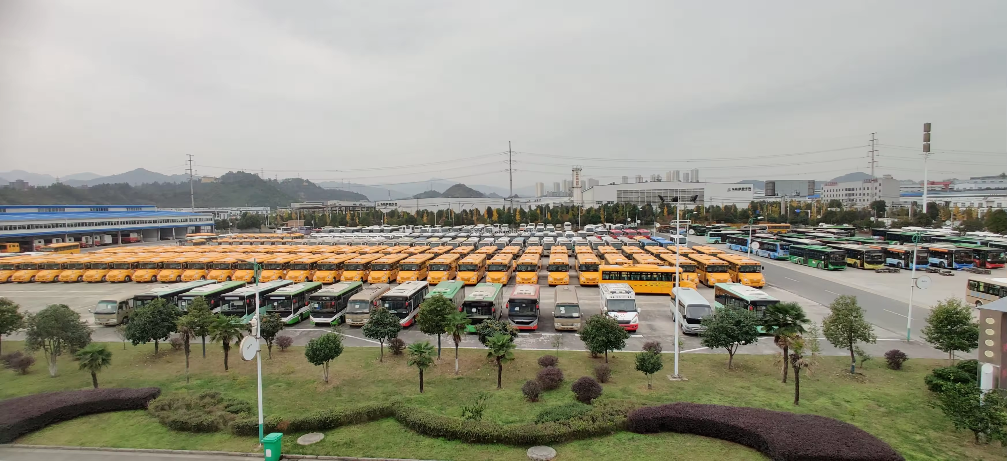 Автобус на дизельном топливе с 32 местами с автоматической коробкой передач и стандартом выбросов Евро 3