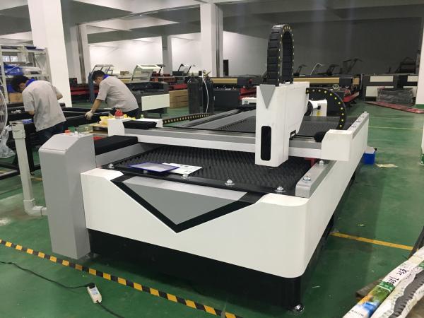80/min 2040 380V 50 Hz 1kw Metal Laser Cutting Machine