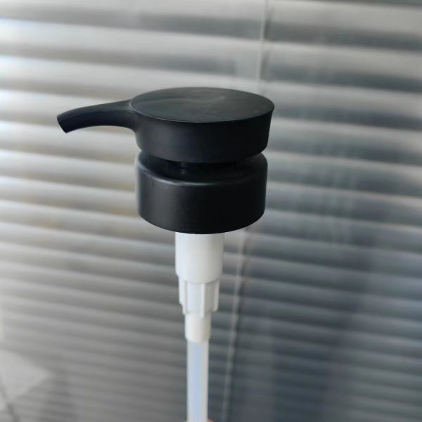 K206-10 Black Matte Screw Lotion Pump Multipurpose Reusable 4CC Nonspill