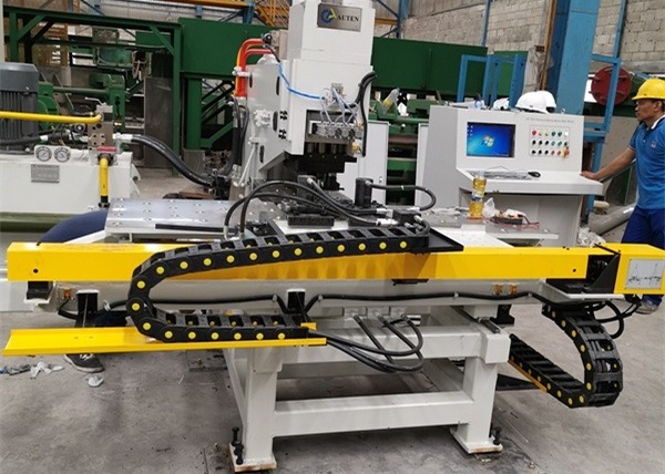 1000/1200KN Punching Force CNC Plate Steel Metal Punching Drilling Machine 12 Characters