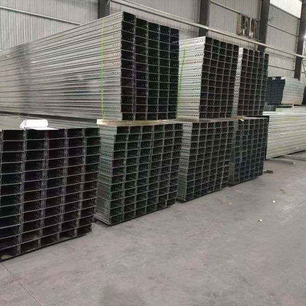 Plateau de câble à résistance à la corrosion lisse en acier galvanisé 2m-6m plateau de câble Hdg