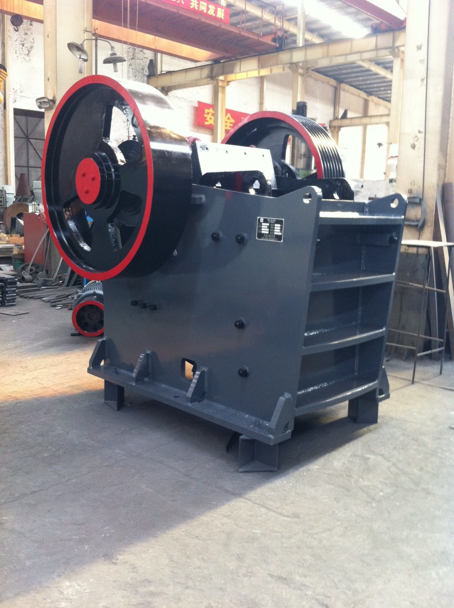 Standard PE Series Jaw Crusher for Aggregate Quarry Granite Outlet Size 65-140mm