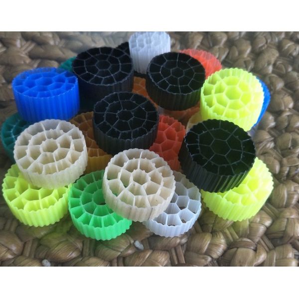 Процесс Biofilm средств массовой информации фильтра PE красочный плавая MBBR, обработка сточных вод MBBR