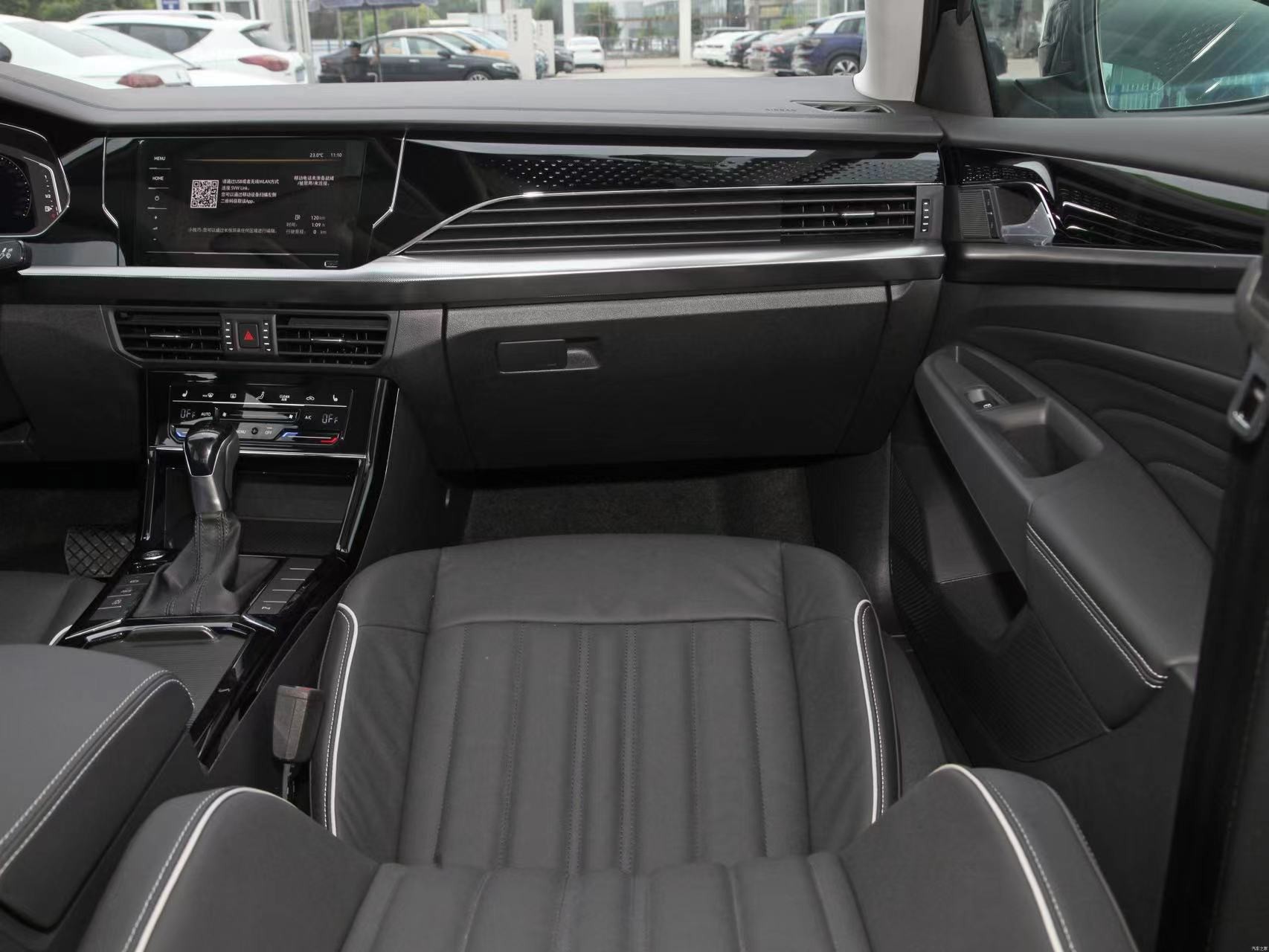 Используемый автомобиль седана версии 2.0T VW Passat 2022 330TSI Jinying средний новый/