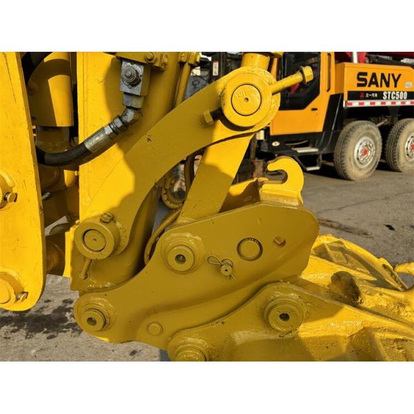 Экскаватор Komatsu PC56 с емкостью в 0,22 м3 и рабочей массой 5300 кг