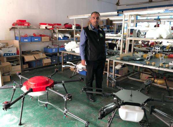 Autonomous Obstacle Avoidance Waterproof  Agriculture Protection Spray Drone 20kg Payload Smart Nozzles Autonomously
