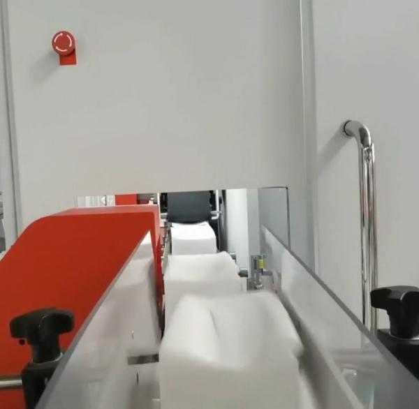 175-210mm Folded Size Wangpai Automatic V Folding with Log Saw Cutting Machine 3 Line Facial Tissue Machine
