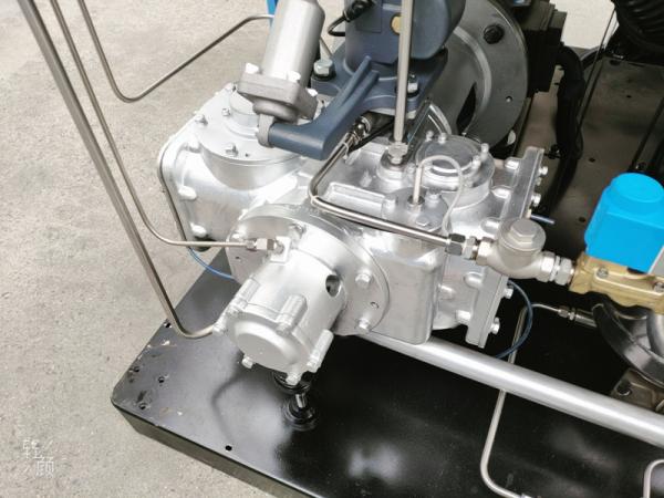 7.5kw/10hp 8bar/116psi water lubricant oil free screw air compressor for food industry oil free air compressor