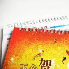 Petit impression de calendrier adaptée aux besoins du client par Tableau mignon avec le logo embouti chaud argenté pour des annonces