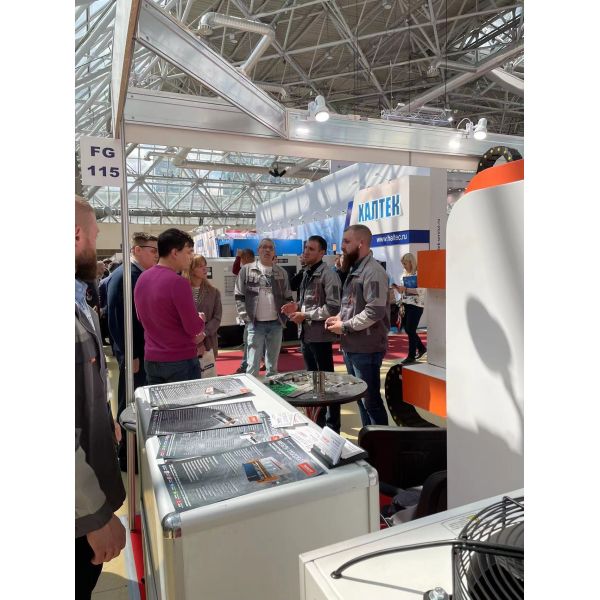 3000w Raytools Laser Head Carbon Steel Plate Sheet Metal Fiber Laser Cutting Machine
