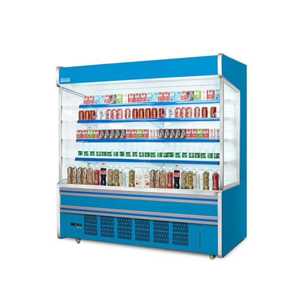 Холодильник витрины напитка бутылки холодильника ночного магазина открытый