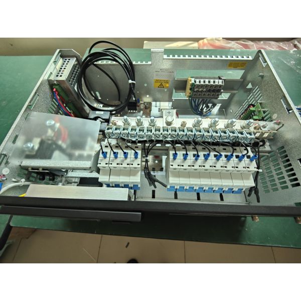 OEM Personalización 19 pulgadas 6U Sistema de energía FP2 60Vdc 16KW 3S400V+N BD LD