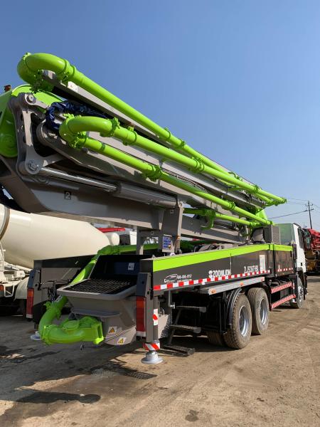 Zoomlion 47m Boom Concrete Pump Truck Heavy Duty 110m3/H With 5 Boom Section