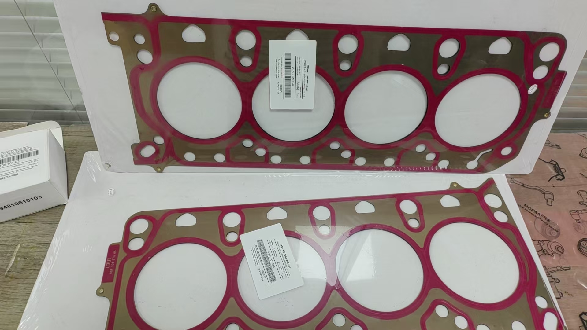 94810417305、94810417405  Cylinder Head Gasket Set Fits Porsche Cayenne 4.8L V8 2008-2018