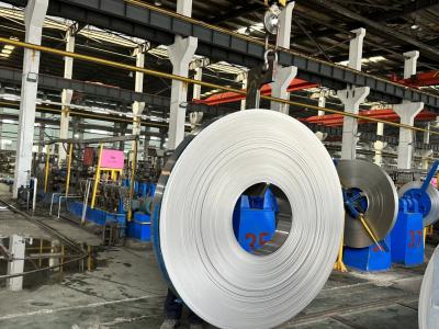 Baixo espelho de aço inoxidável da bobina 8k 10mm do carbono 304 para o impacto ambiental reduzido