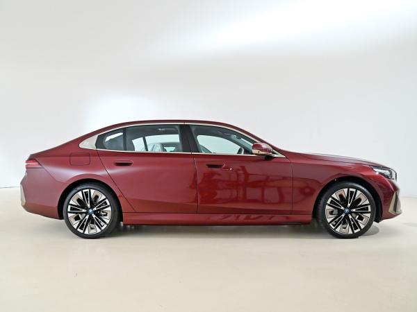 2025 BMW I5 Luxury Electric Cars Bonne performance xDrive Longue portée 651KM Fast Charging EV Nouveau modèle de berline avec toit ensoleillé BMW Série 5