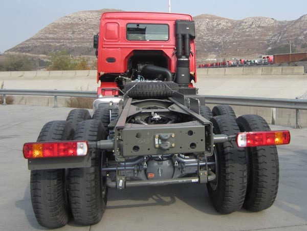 howo 371HP Tow Tractor / tractor head bule or red color World Famous Brand 6 by 4