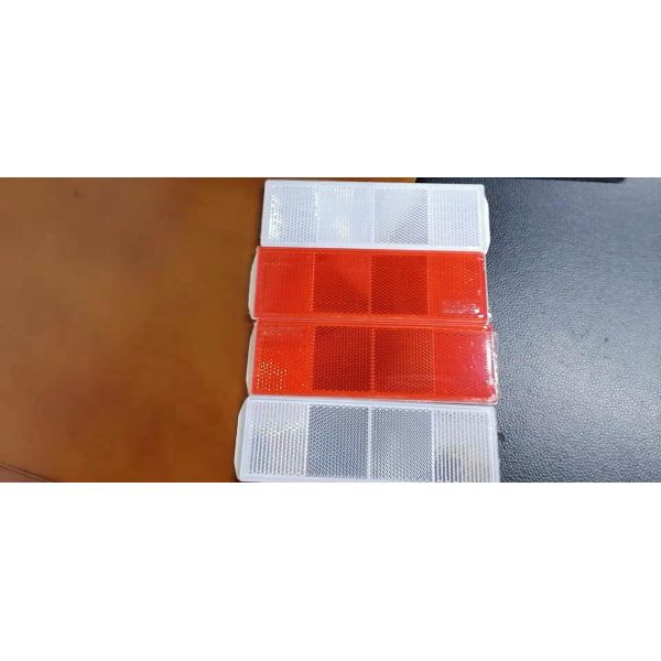 Лента размера 15cm×5cm отражательная для белого автомобилей неиндивидуального пользования красное