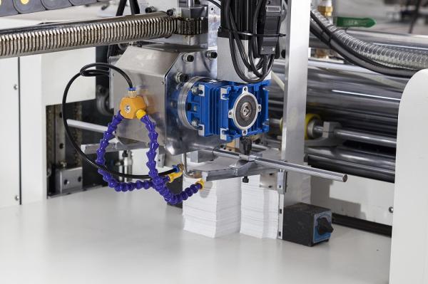 Accurate Positioning Gluing Machine For Making Rigid Jewelery Box