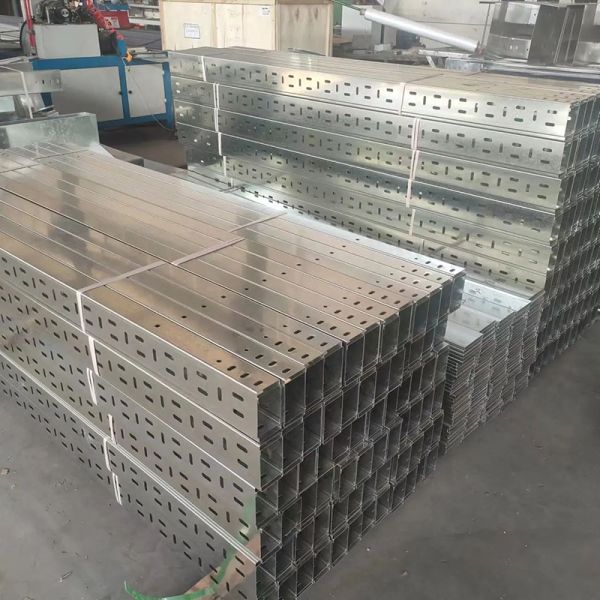 Прямоугольная нержавеющая кабельная поднос Отличная коррозионная стойкость Прочность для воздушного циркуляции