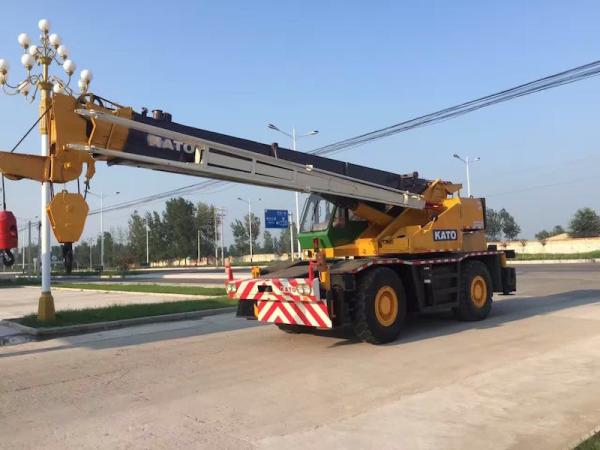KR25H used crane original from japan, used kato rough crane 25ton, used rough terrain crane supplier