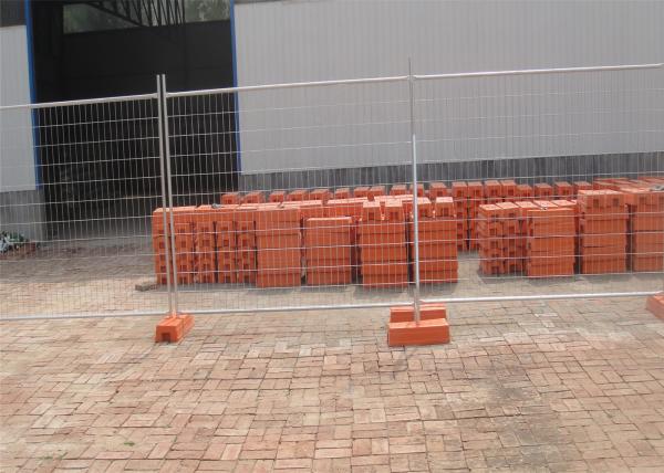 84 Microns Construction Fence Panels Safety Barricade Fence 2100mm X 2400mm 